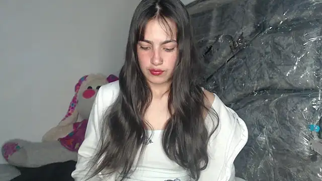 skinny sweet2411 online show from April 23, 2026, 4:24 am