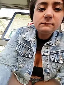 Snapshot of Nell-X chatting on September 12, 2025, 7:19 am Nell-X online show from September 12, 2025, 7:19 am