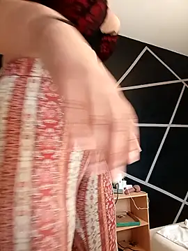 Snapshot of Nell-X chatting on October 9, 2025, 8:12 am Nell-X online show from October 9, 2025, 8:12 am