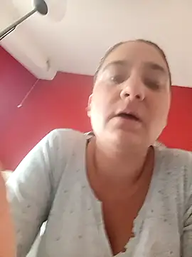 Snapshot of Nell-X chatting on October 18, 2025, 11:11 am Nell-X online show from October 18, 2025, 11:11 am