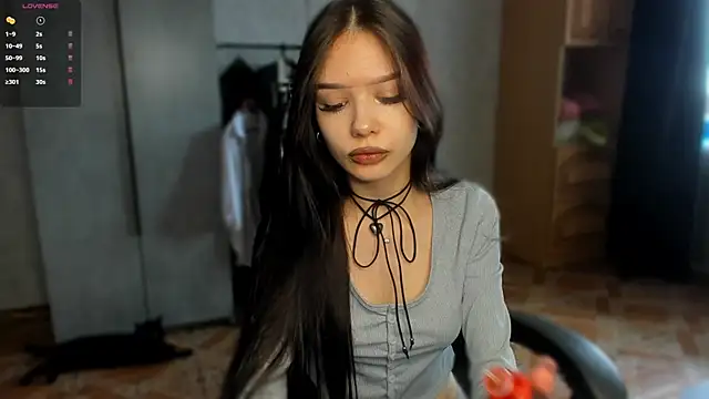 SweetyDeviliya online show from July 1, 2026, 9:33 am