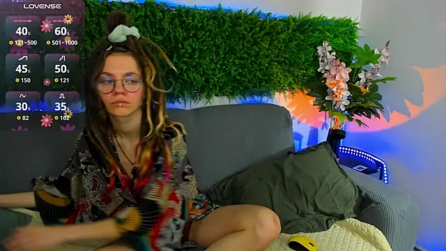 Rin Skylar online show from November 21, 2025, 7:29 am