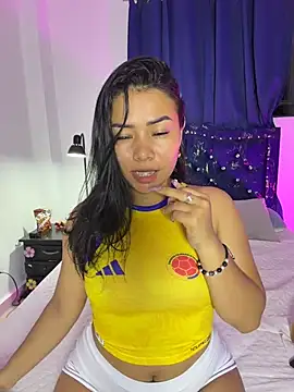 Snapshot of Rousse_blue chatting on June 18, 2026, 3:51 am Rousse blue online show from June 18, 2026, 3:51 am