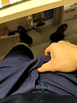 coppiapazza online show from December 21, 2024, 9:23 am