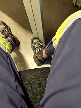 coppiapazza online show from October 4, 2025, 4:54 am