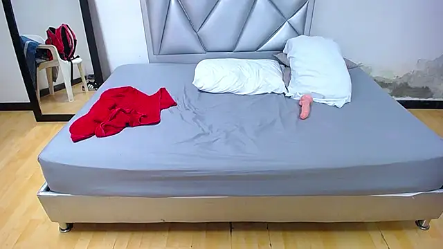 kinky redhead18 online show from February 11, 2025, 4:56 pm