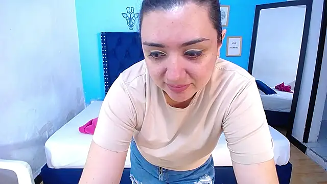 kinky redhead18 online show from September 13, 2025, 1:11 pm