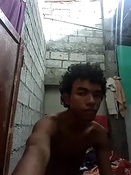 Reynold2608 online show from September 10, 2025, 7:47 pm