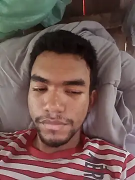 Reynold2608 online show from December 19, 2025, 5:42 pm