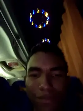 Reynold2608 online show from April 4, 2026, 12:20 am