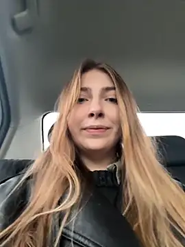 Snapshot of Sunny___Bunny chatting on February 11, 2026, 12:32 pm Sunny Bunny online show from February 11, 2026, 12:32 pm