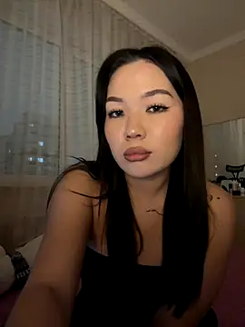 Snapshot of makota_rey chatting on November 10, 2025, 6:07 pm makota rey online show from November 10, 2025, 6:07 pm