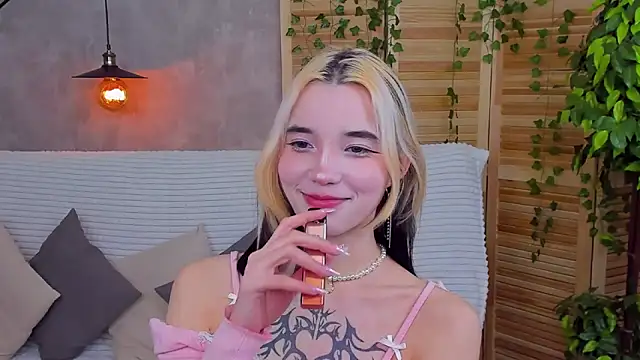 as1an girlfriend online show from January 22, 2025, 6:31 am