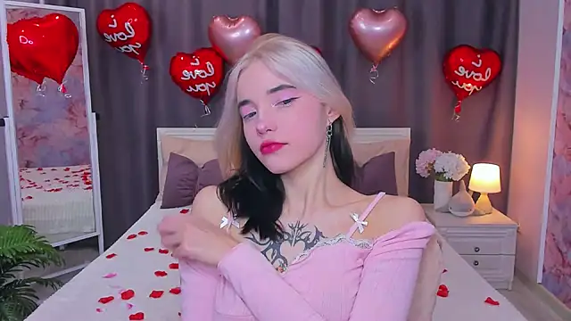 as1an girlfriend online show from February 13, 2025, 3:29 am