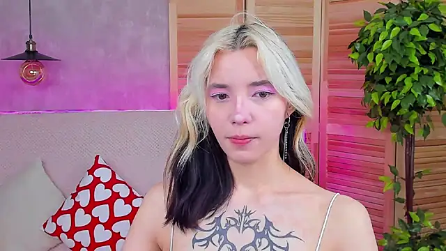 as1an girlfriend online show from March 11, 2025, 3:26 am