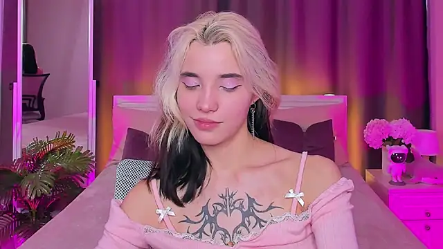 as1an girlfriend online show from March 13, 2025, 6:16 am