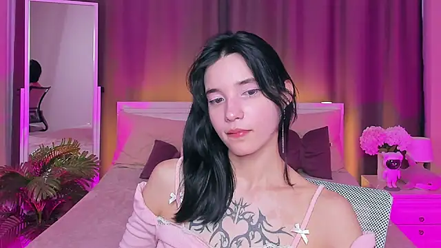 as1an girlfriend online show from March 14, 2025, 12:51 pm