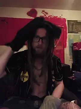 Snapshot of Ozomitro chatting on June 30, 2026, 8:32 pm Ozomitro online show from June 30, 2026, 8:32 pm