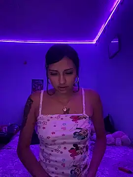 Hilary pinkk online show from January 4, 2025, 2:25 am