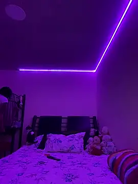 Hilary pinkk online show from January 21, 2025, 3:26 am