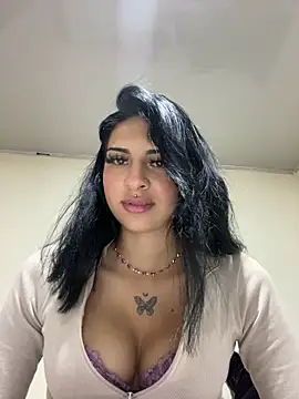 Hilary pinkk online show from March 15, 2025, 12:25 am