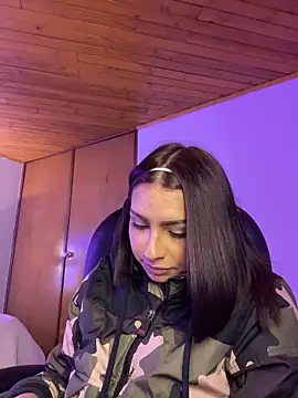 Hilary pinkk online show from March 2, 2026, 2:25 am