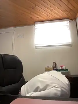 Hilary pinkk online show from March 5, 2026, 8:38 pm