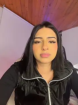 Hilary pinkk online show from April 3, 2026, 2:53 am