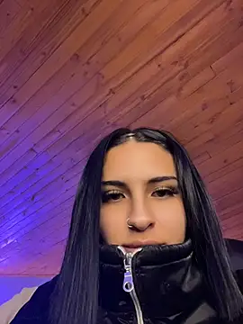 Snapshot of Hilary_pinkk chatting on July 17, 2026, 1:56 am Hilary pinkk online show from July 17, 2026, 1:56 am