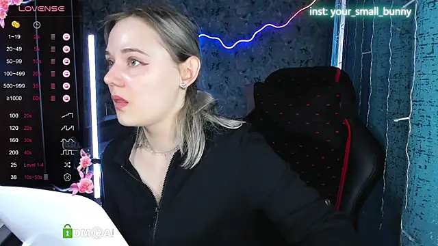 Your small bunny online show from September 14, 2025, 2:11 am