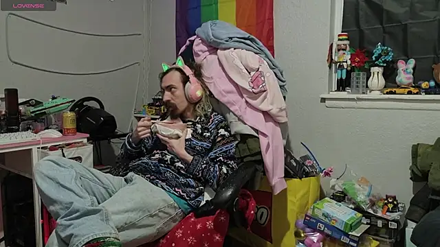 tallnerdyguy online show from March 28, 2026, 12:43 am