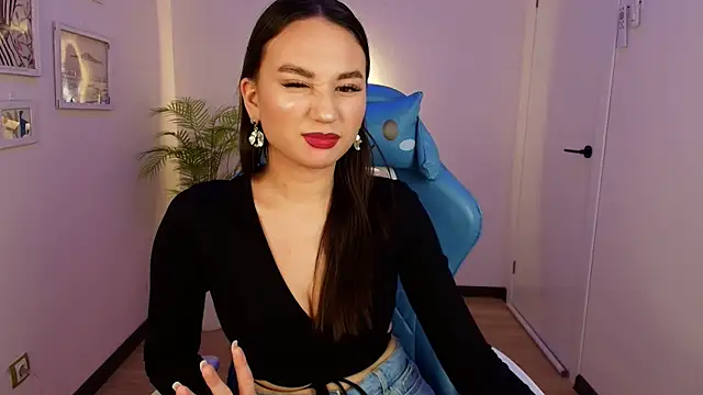 margeriTirell online show from December 3, 2025, 8:45 am