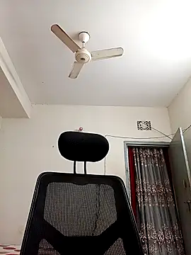 Tisha-01 online show from November 5, 2025, 1:16 am