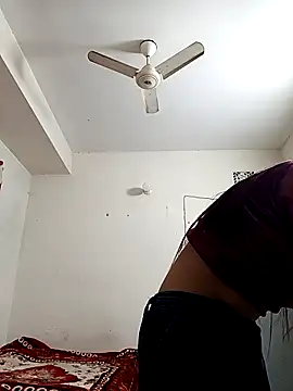 Snapshot of Tisha-01 chatting on January 7, 2026, 3:42 am Tisha-01 online show from January 7, 2026, 3:42 am