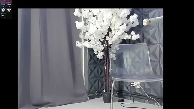 Snapshot of LaurynCopper chatting on June 26, 2026, 8:35 pm LaurynCopper online show from June 26, 2026, 8:35 pm