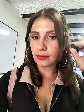 Alysson-- online show from January 15, 2025, 5:05 pm