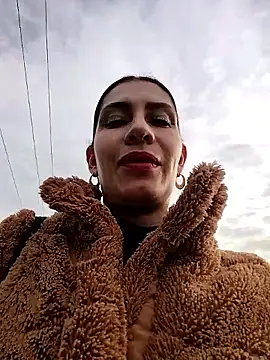 Alysson-- online show from November 20, 2025, 12:16 pm