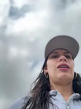 Alysson-- online show from April 14, 2026, 2:01 pm