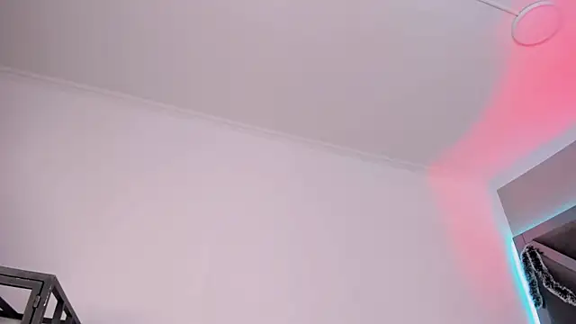 AmberiniHoffman online show from December 19, 2025, 11:28 am