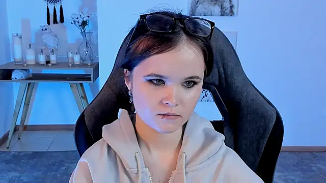 Elainebeness online show from February 4, 2025, 10:45 pm