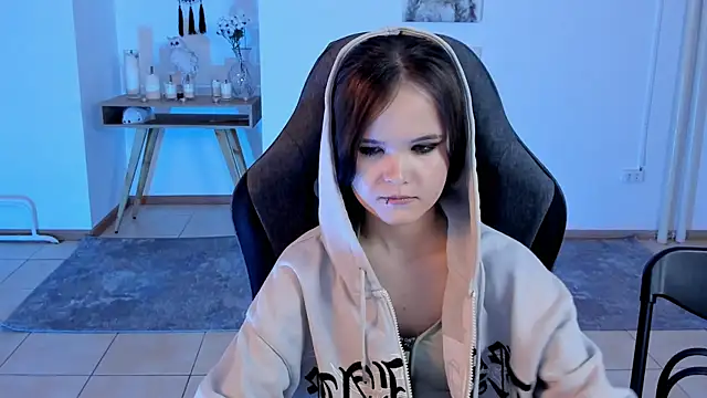 Elainebeness online show from February 5, 2025, 1:47 am