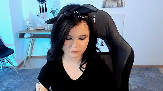 Elainebeness online show from February 26, 2025, 7:27 pm