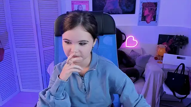 Elainebeness online show from September 11, 2025, 7:14 pm