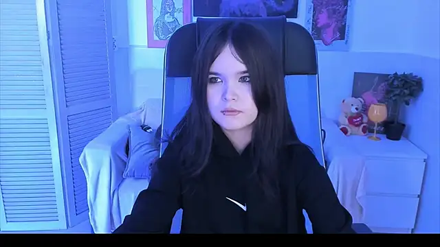 Elainebeness online show from November 1, 2025, 7:49 pm