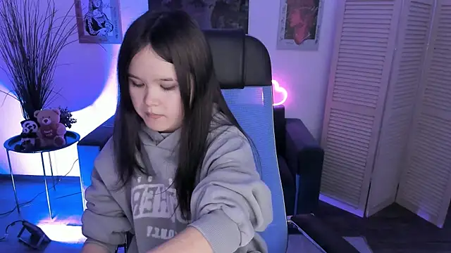 Elainebeness online show from November 27, 2025, 11:29 pm