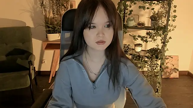 Elainebeness online show from March 12, 2026, 8:04 pm