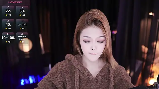 Snapshot of LucyKI chatting on December 14, 2024, 1:38 pm LucyKI online show from December 14, 2024, 1:38 pm