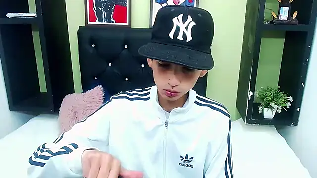 ttimy x boy online show from January 20, 2025, 8:40 pm