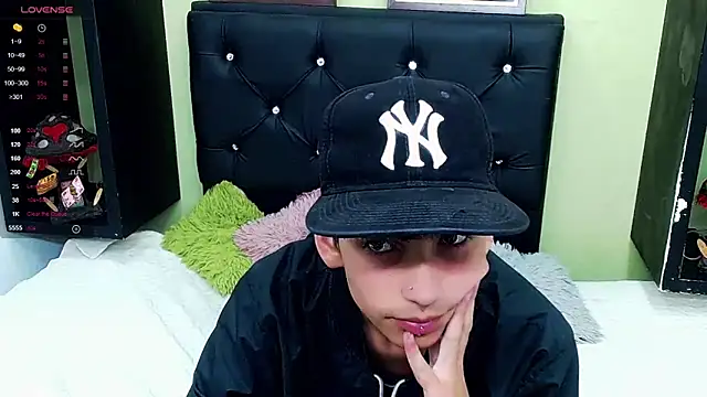 ttimy x boy online show from January 22, 2025, 8:59 pm