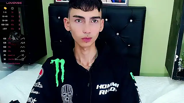 ttimy x boy online show from January 28, 2025, 10:12 am